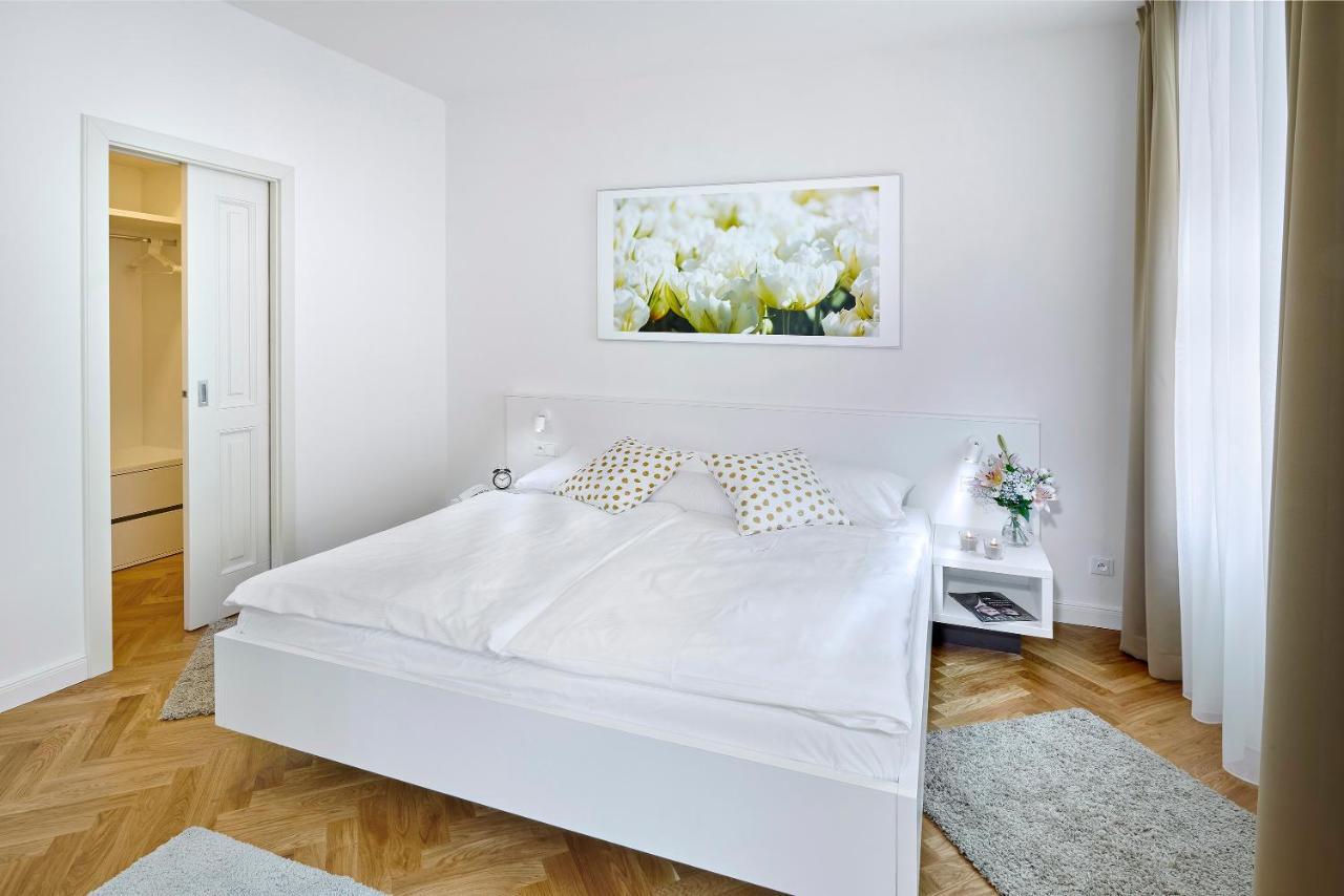 Downtown Suites Mala Strana Prag Exterior foto