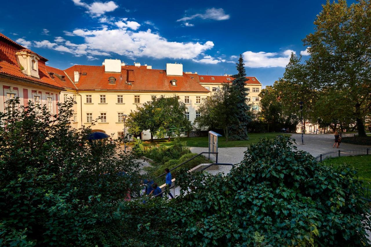 Downtown Suites Mala Strana Prag Exterior foto